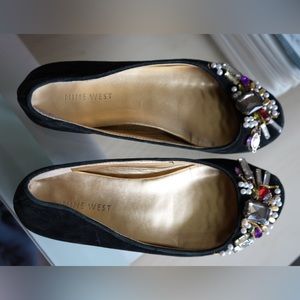 Nine West ‘bejeweled’ round toe velvet flats, size 5.5